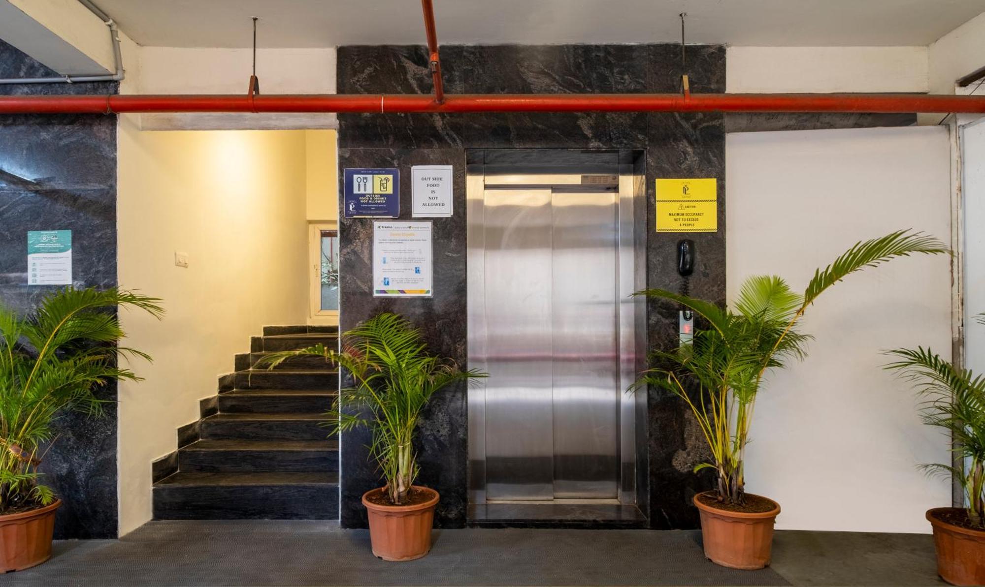 Treebo Pl Grand, Vishakapatnam Hotel Visakhapatnam Eksteriør billede